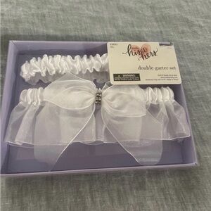 Off White Double Garter Set with Bow